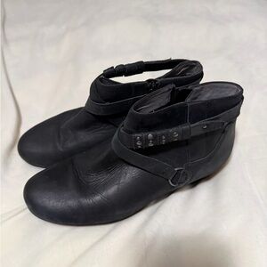 Abeo Nancy Built in Orthotic System Black Leather Booties Short Boot Size 7.5N